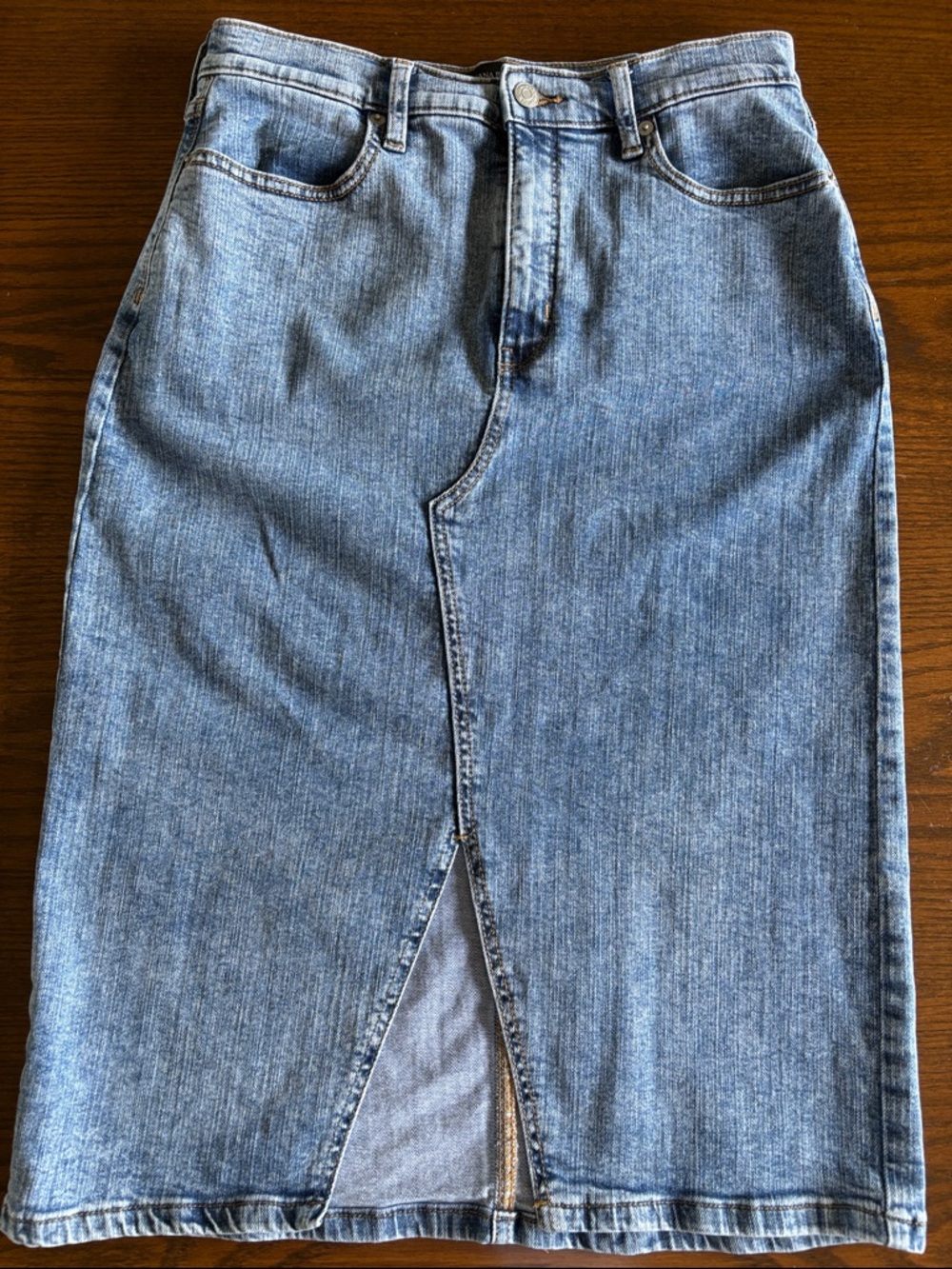 Banana Republic front slit mid-light wash stretch jean midi skirt EUC